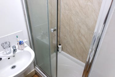 6 bed flat, 10 Lisson Grove, Mutley, Plymouth, PL47DN - Image 6